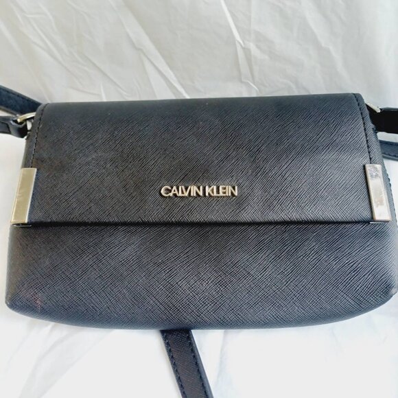 Calvin Klein Flap Signature Crossbody Bag Adjustable Strap Black - Picture 2 of 11
